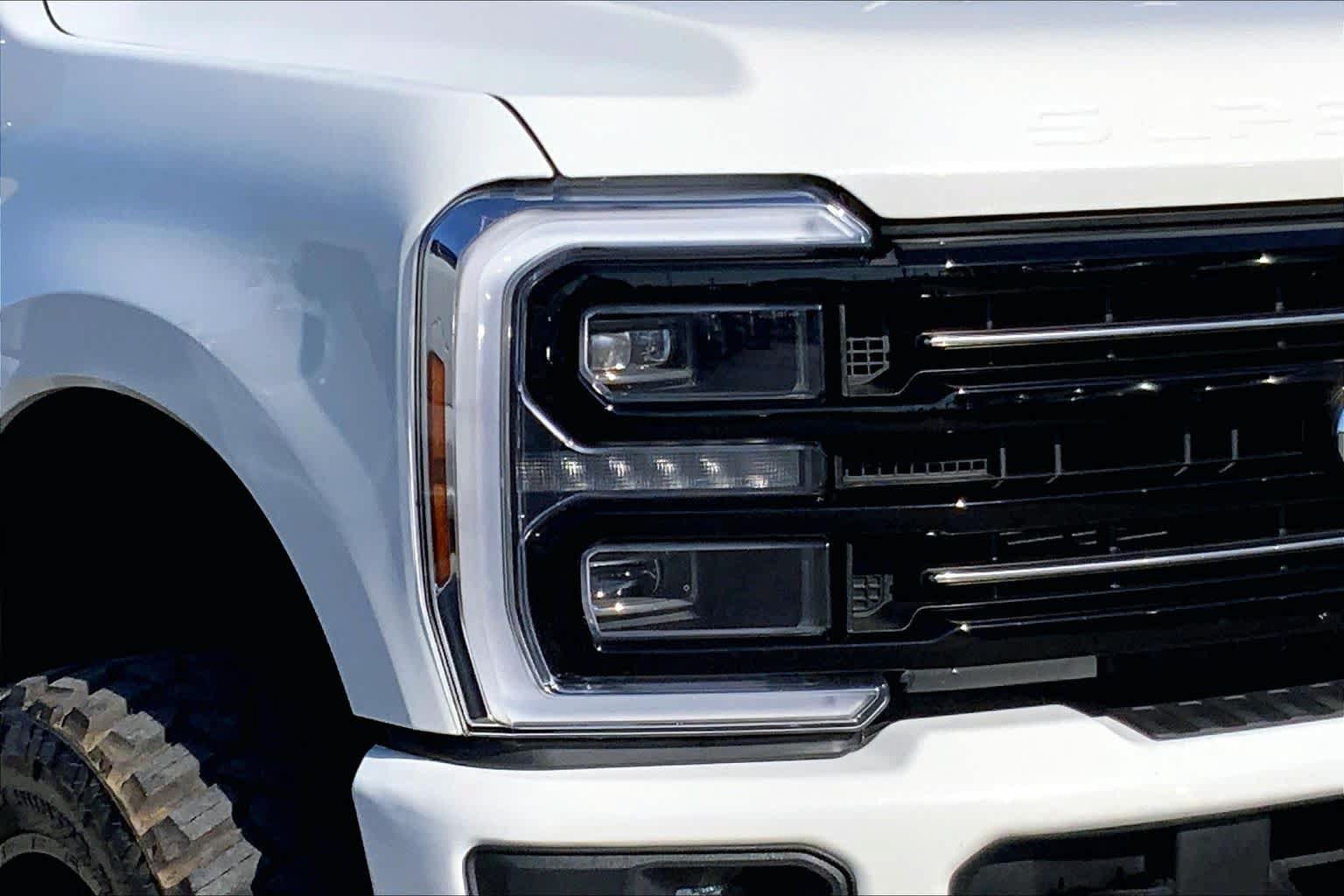 Certified 2025 Ford F250 Platinum w/ FX4 Off-Road Package AWD/4WD image 25