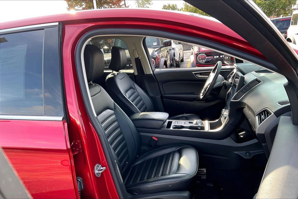 Certified 2024 Ford Edge SEL AWD/4WD image 6