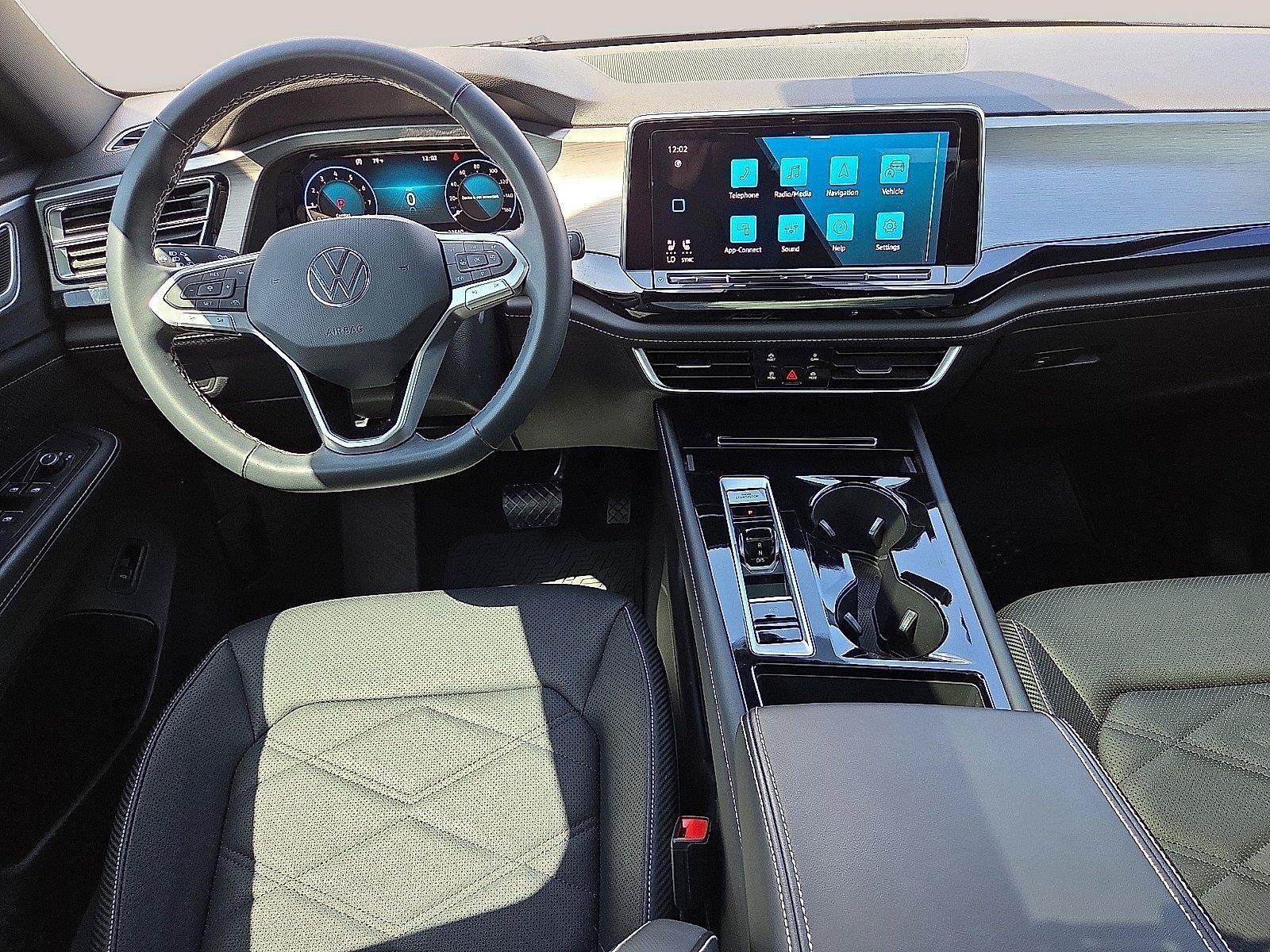 Used 2024 Volkswagen Atlas Cross Sport SE w/ Panoramic Sunroof Package AWD/4WD image 13