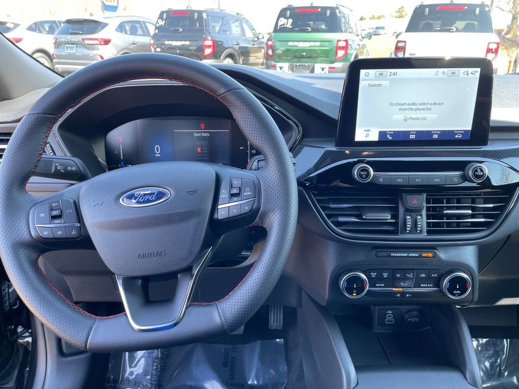 Certified 2025 Ford Escape ST-Line image 17