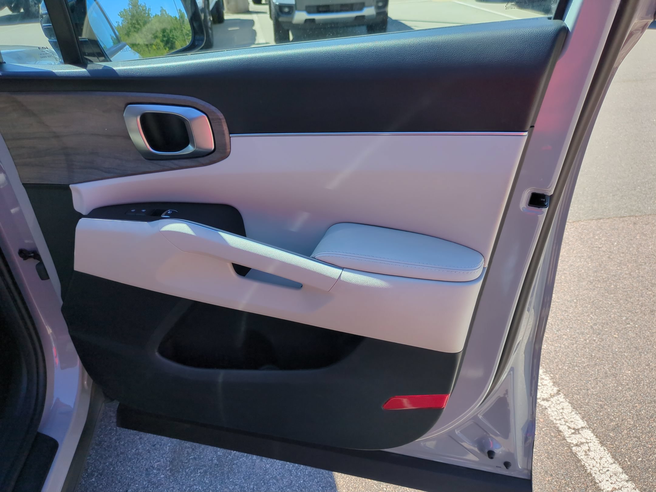 Used 2023 Kia Sorento EX w/ Panoramic Sunroof Package FWD image 39