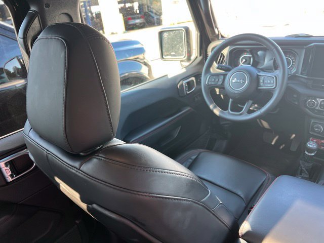 Used 2025 Jeep Gladiator Rubicon AWD/4WD image 7