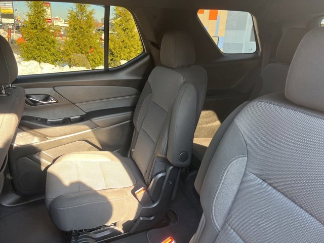 Used 2022 Chevrolet Traverse LT image 22