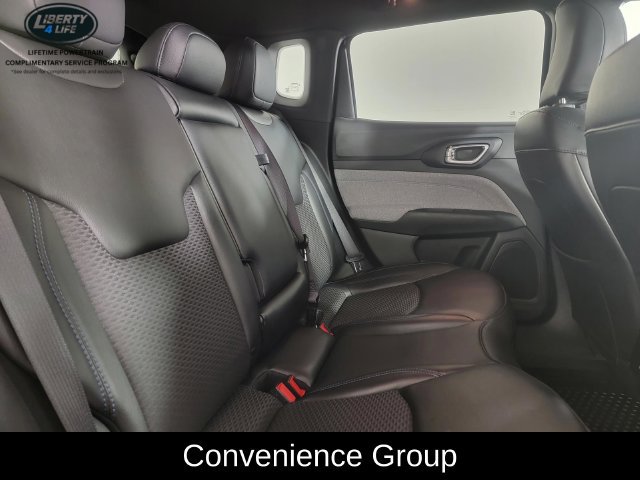 Used 2023 Jeep Compass Latitude w/ Convenience Group AWD/4WD image 17