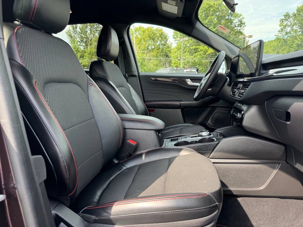 Certified 2023 Ford Escape ST-Line w/ Tech Pack #1 AWD/4WD image 15