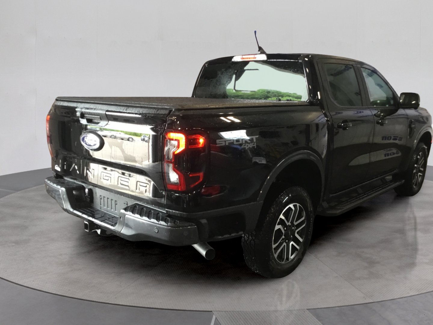 Certified 2024 Ford Ranger Lariat w/ Advanced Towing Package AWD/4WD image 6