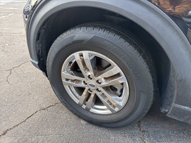 Certified 2022 Ford Explorer XLT w/ Equipment Group 202A image 8