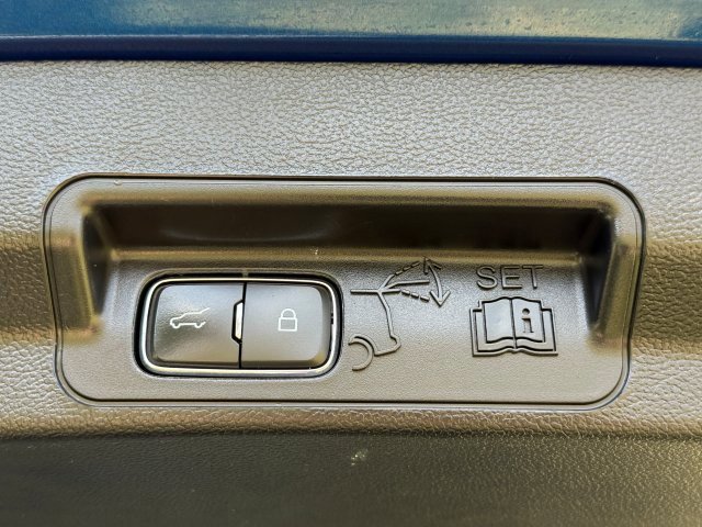 Certified 2023 Ford Explorer Limited image 22