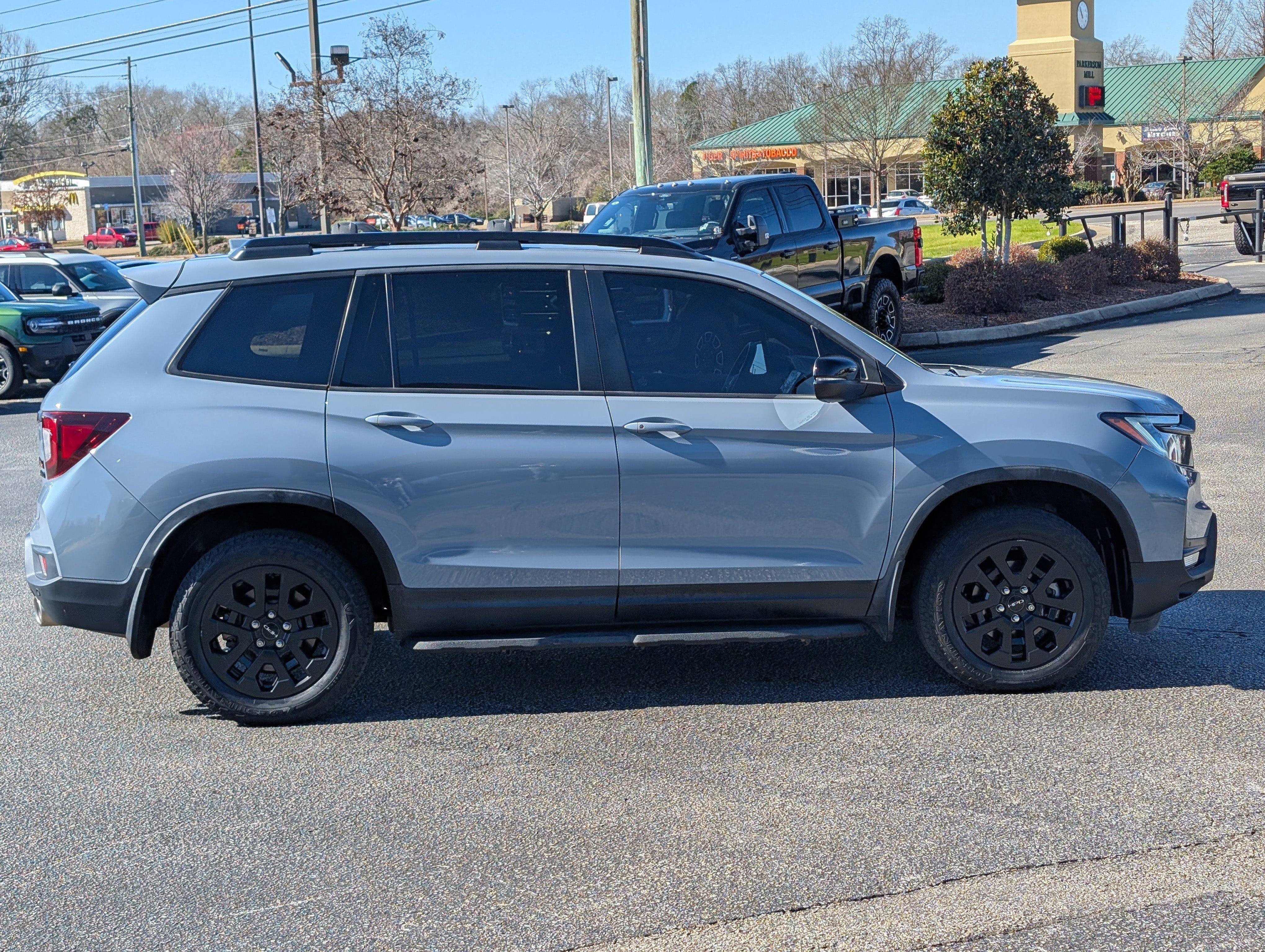 Used 2023 Honda Passport TrailSport image 2