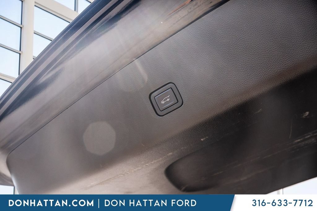 Used 2023 Chevrolet Traverse LT AWD/4WD image 33