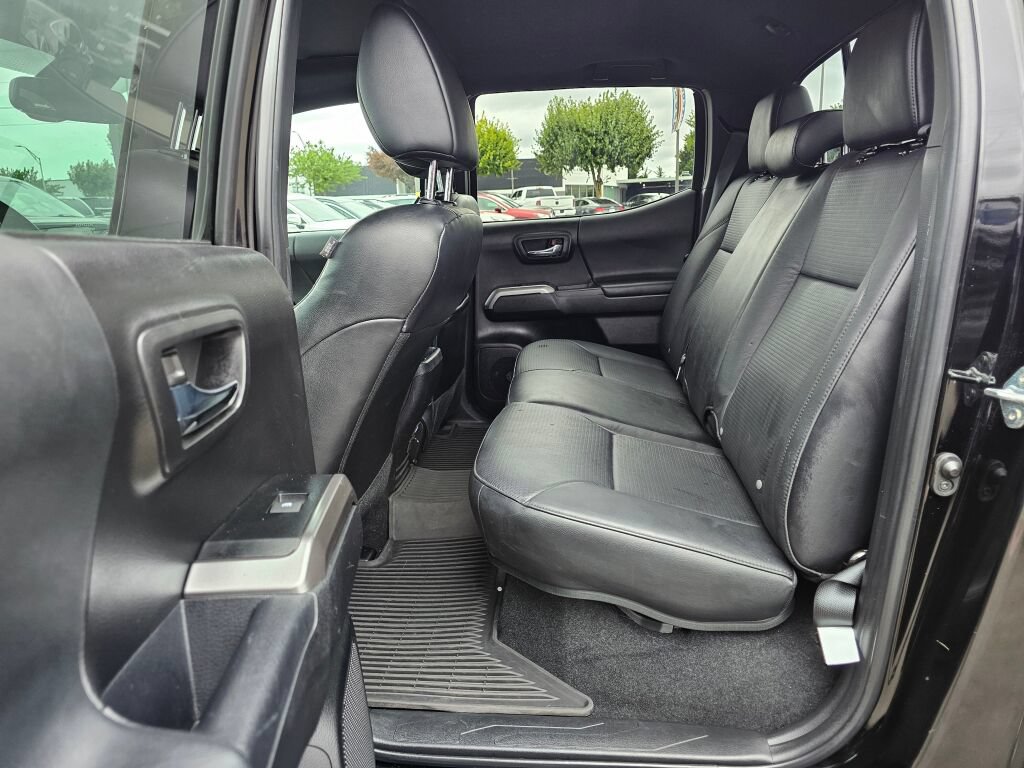 Used 2023 Toyota Tacoma Limited w/ Black Out Package (TMS) AWD/4WD image 11