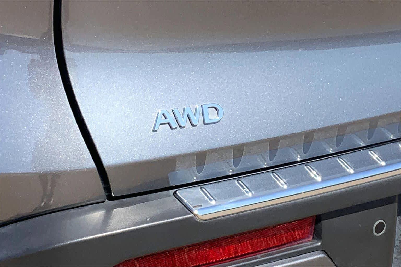 Used 2023 INFINITI QX60 Sensory AWD/4WD image 10