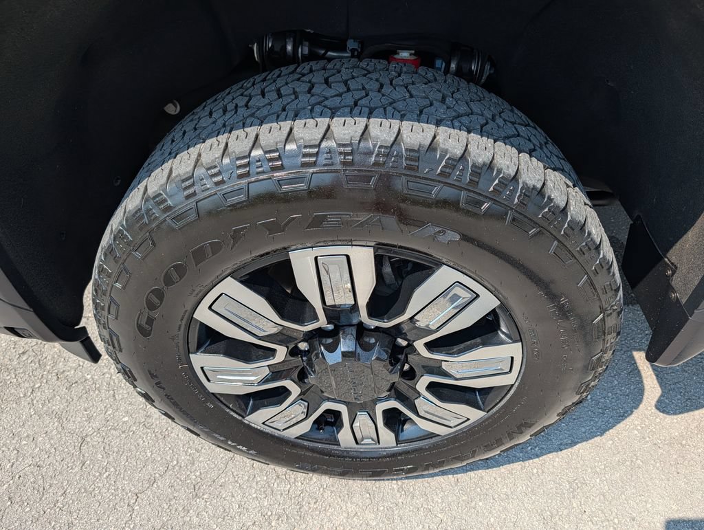 Used 2025 GMC Sierra 2500 Denali AWD/4WD image 32