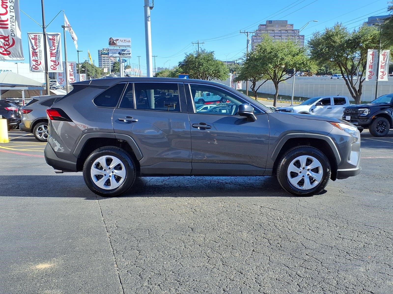 Used 2025 Toyota RAV4 LE FWD image 5