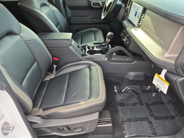 Certified 2025 Ford Bronco Outer Banks w/ Sasquatch Package AWD/4WD image 25