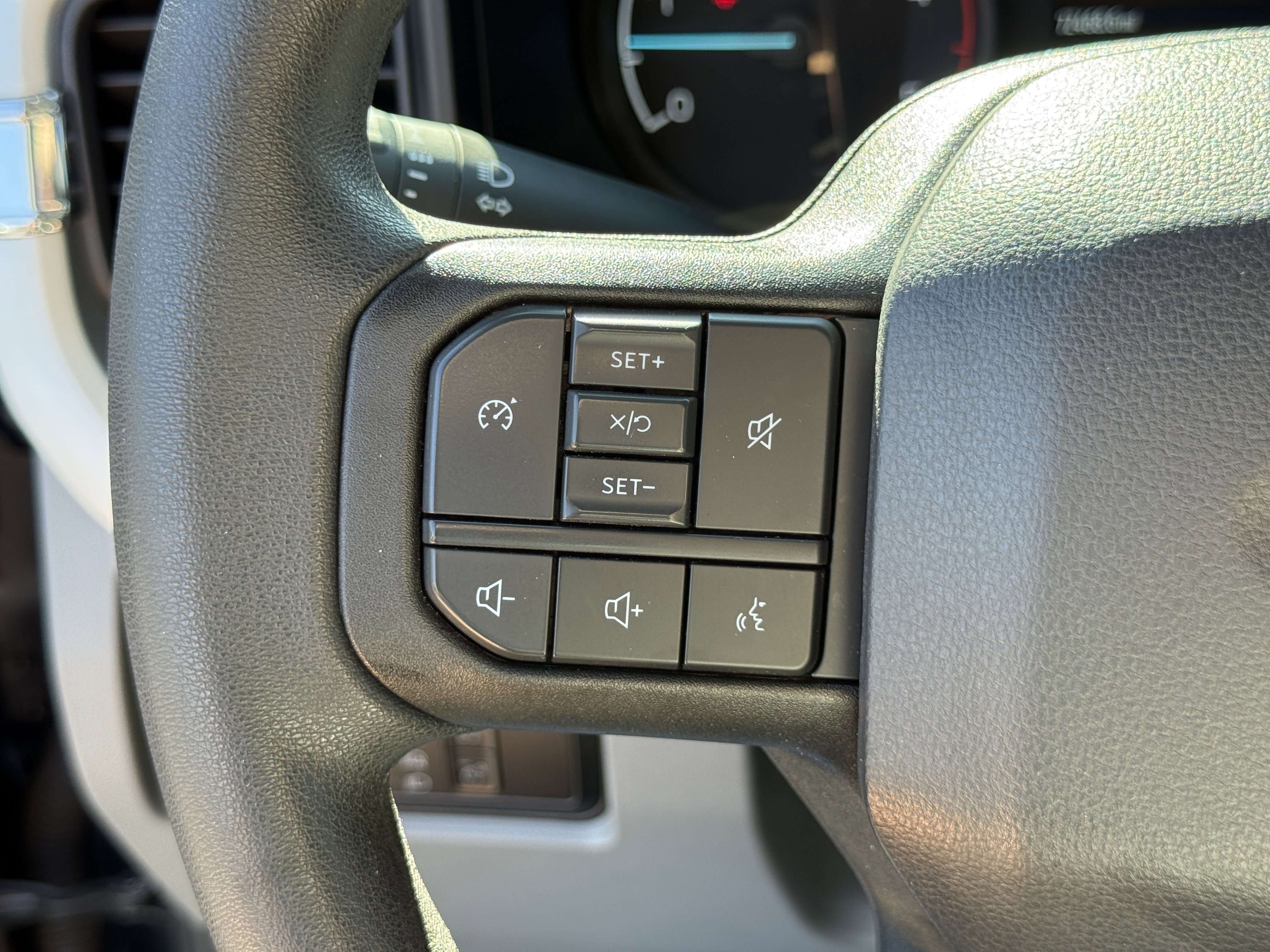 Certified 2023 Ford F350 XLT w/ FX4 Off-Road Package image 25