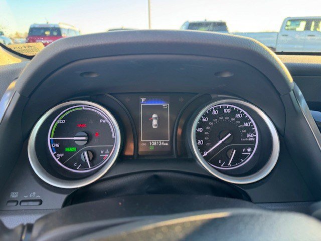 Used 2022 Toyota Camry LE FWD image 14