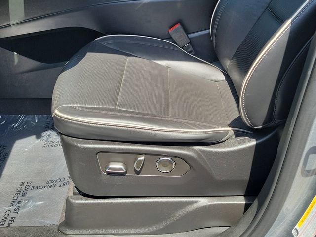 Used 2023 Cadillac Escalade Premium Luxury image 17