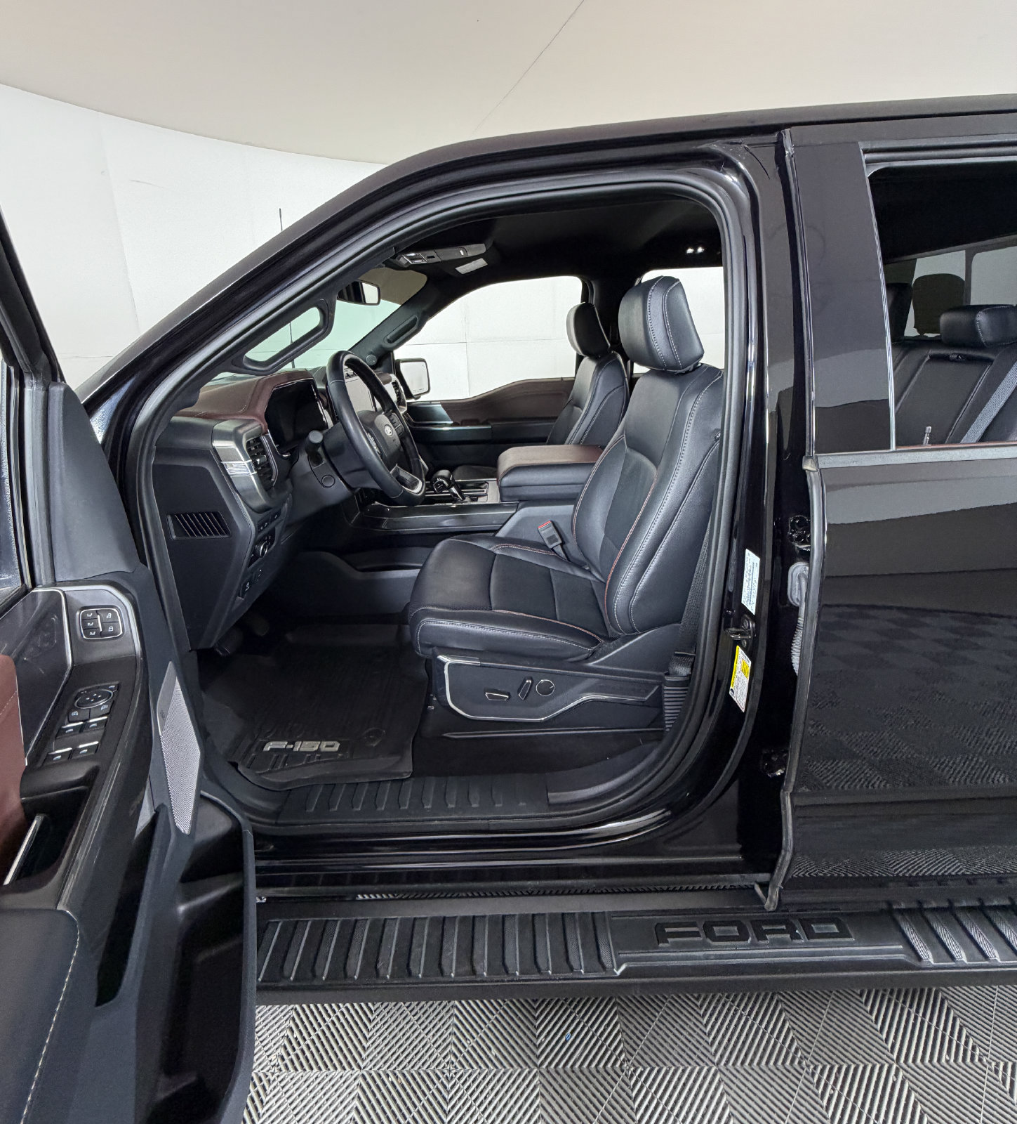 Certified 2023 Ford F150 Lariat w/ Equipment Group 502A High AWD/4WD image 8