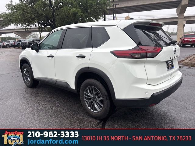 Used 2024 Nissan Rogue S FWD image 4