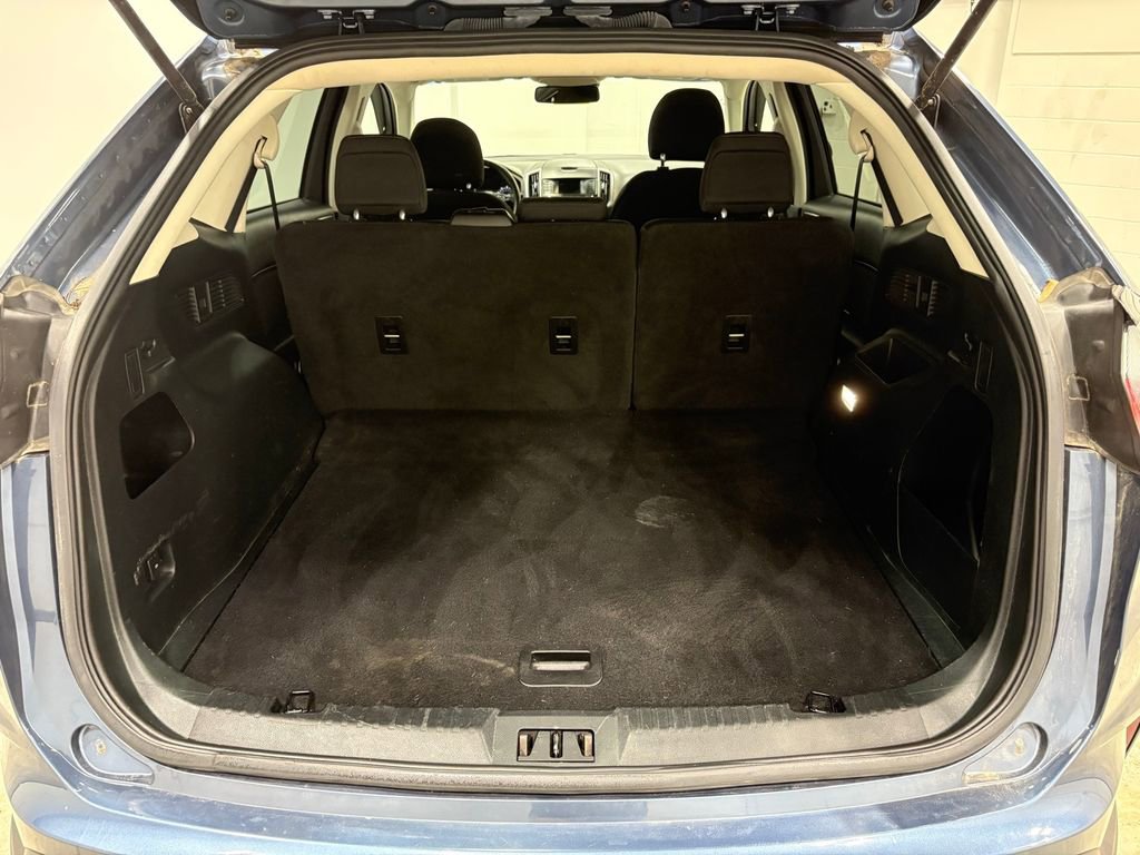 Certified 2019 Ford Edge SE image 15