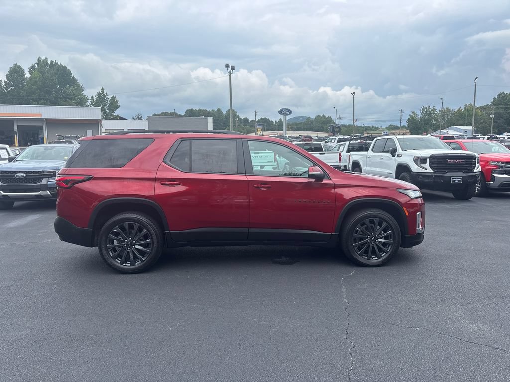 Used 2022 Chevrolet Traverse RS FWD image 4