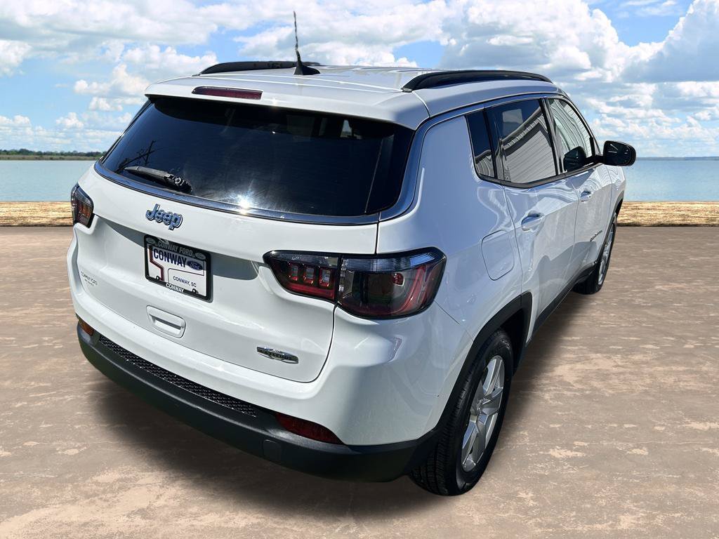 Used 2022 Jeep Compass Latitude FWD image 9