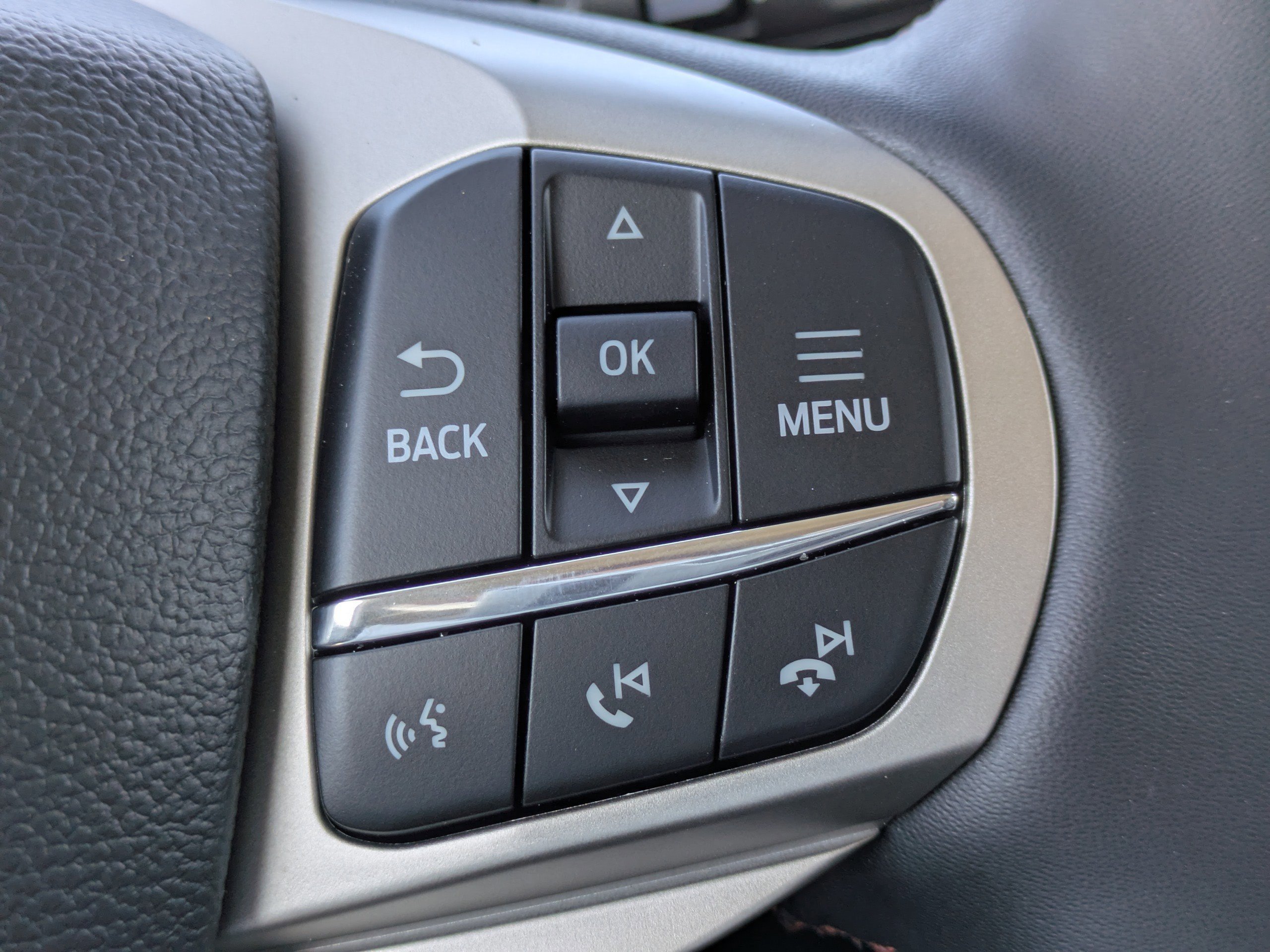 Certified 2025 Ford Explorer Active w/ Active Comfort Package image 29