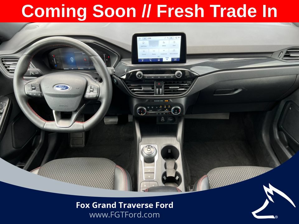 Certified 2025 Ford Escape ST-Line Select AWD/4WD image 3