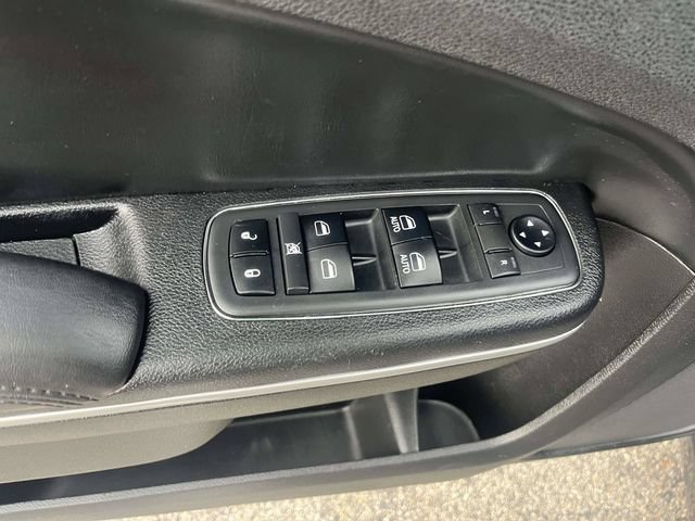 Used 2019 Chrysler 300 Touring w/ Sport Appearance Package RWD image 19