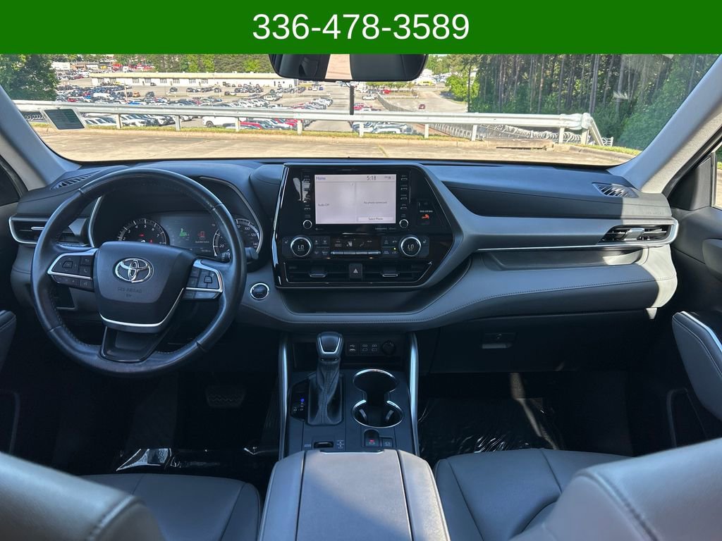 Used 2022 Toyota Highlander XLE FWD image 12