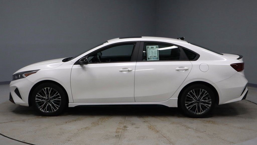 Used 2024 Kia Forte GT-Line w/ GT-Line Premium Package image 2