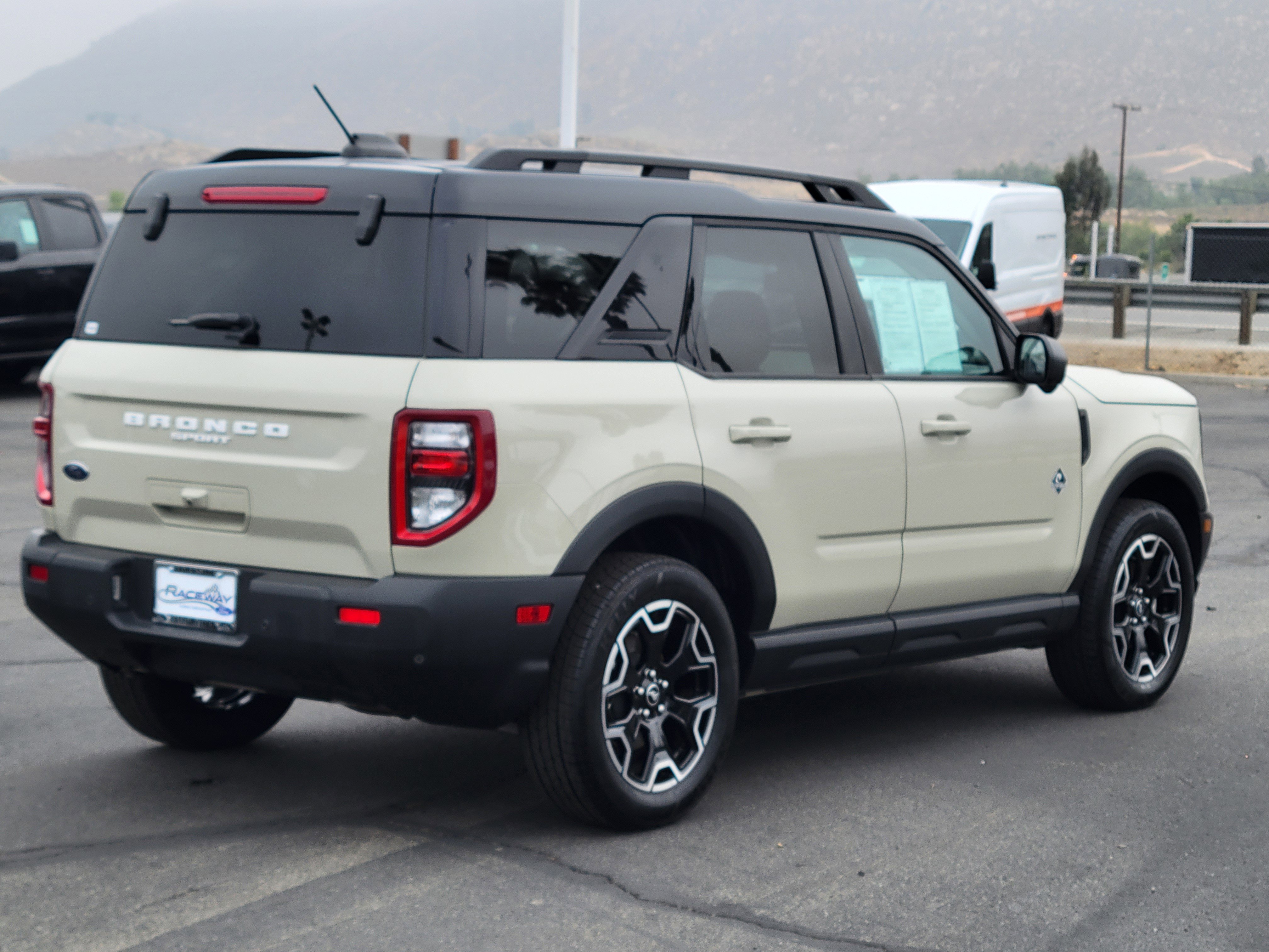Certified 2025 Ford Bronco Sport Outer Banks w/ Outer Banks Tech Package+ AWD/4WD image 2