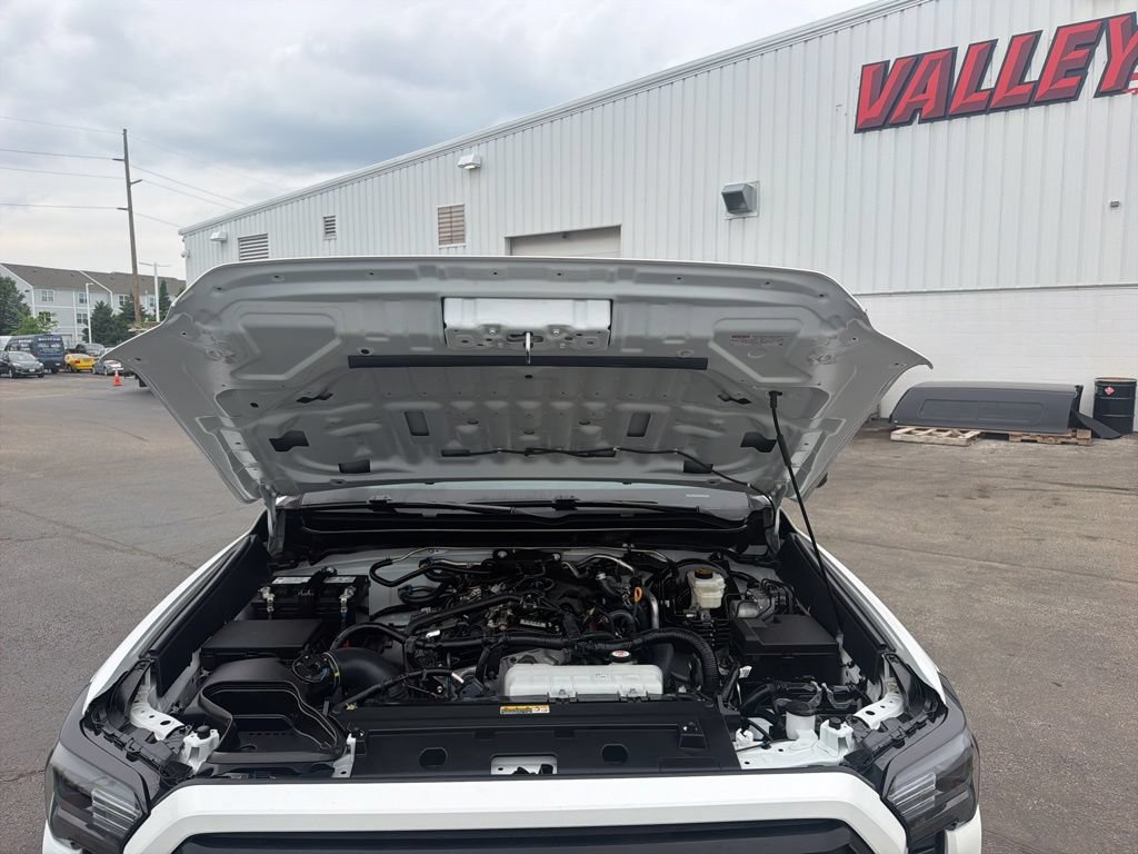 Used 2024 Toyota Tacoma SR RWD image 31