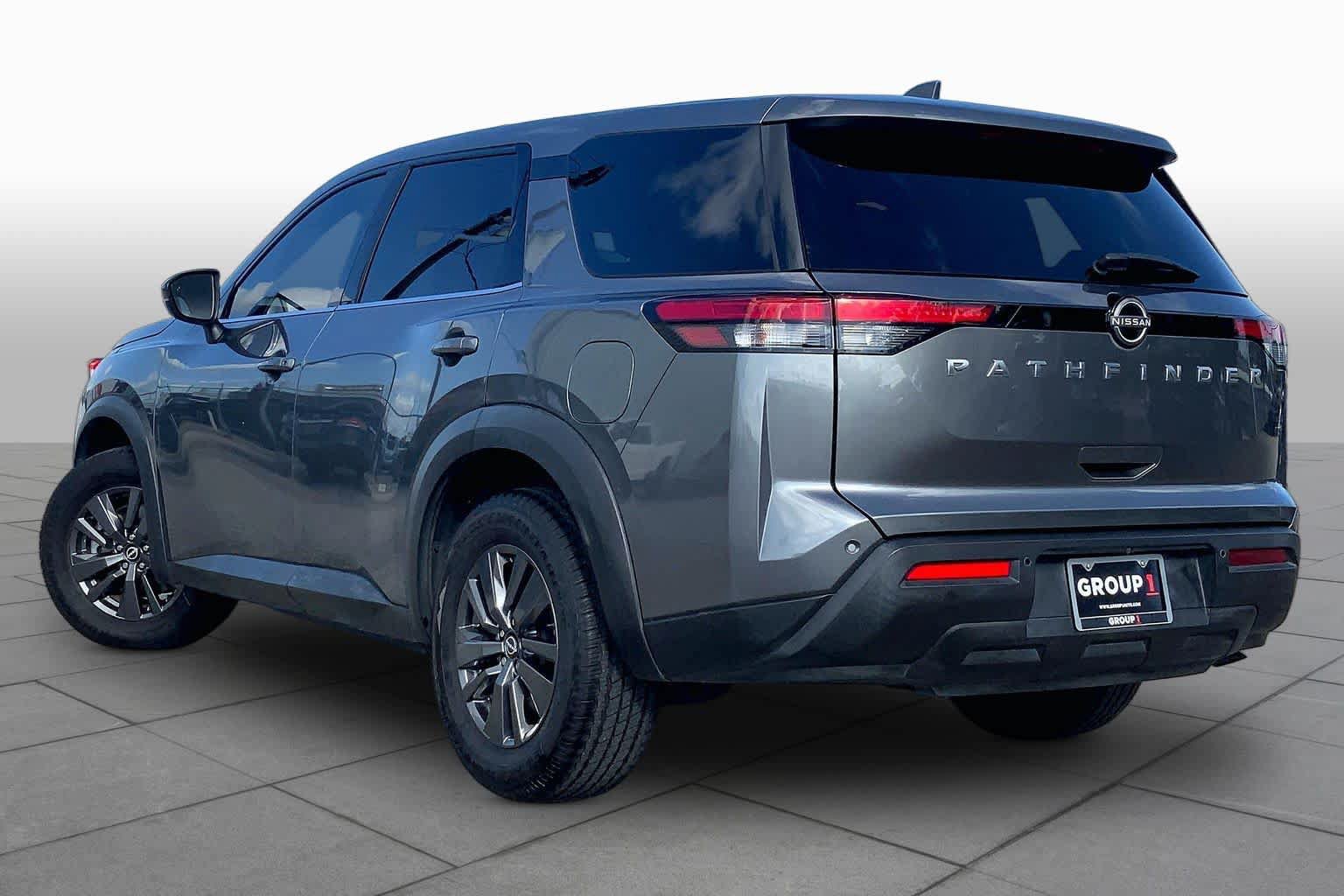 Used 2022 Nissan Pathfinder S FWD image 12