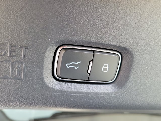 Certified 2025 Ford Expedition Active AWD/4WD image 34
