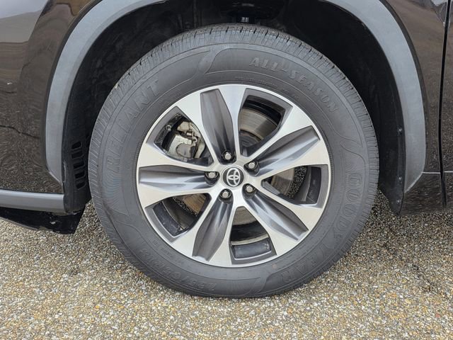 Used 2022 Toyota Highlander XLE image 30
