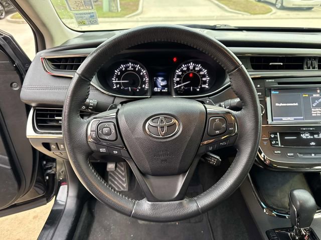 Used 2018 Toyota Avalon XLE image 22