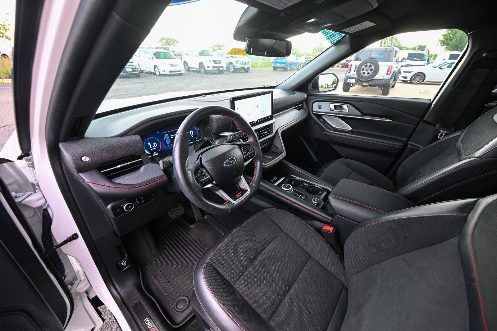 Certified 2025 Ford Explorer ST AWD/4WD image 18