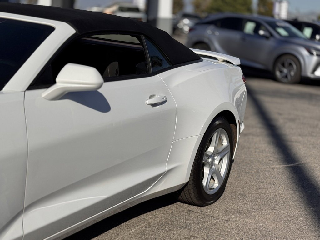 Used 2020 Chevrolet Camaro LT image 9