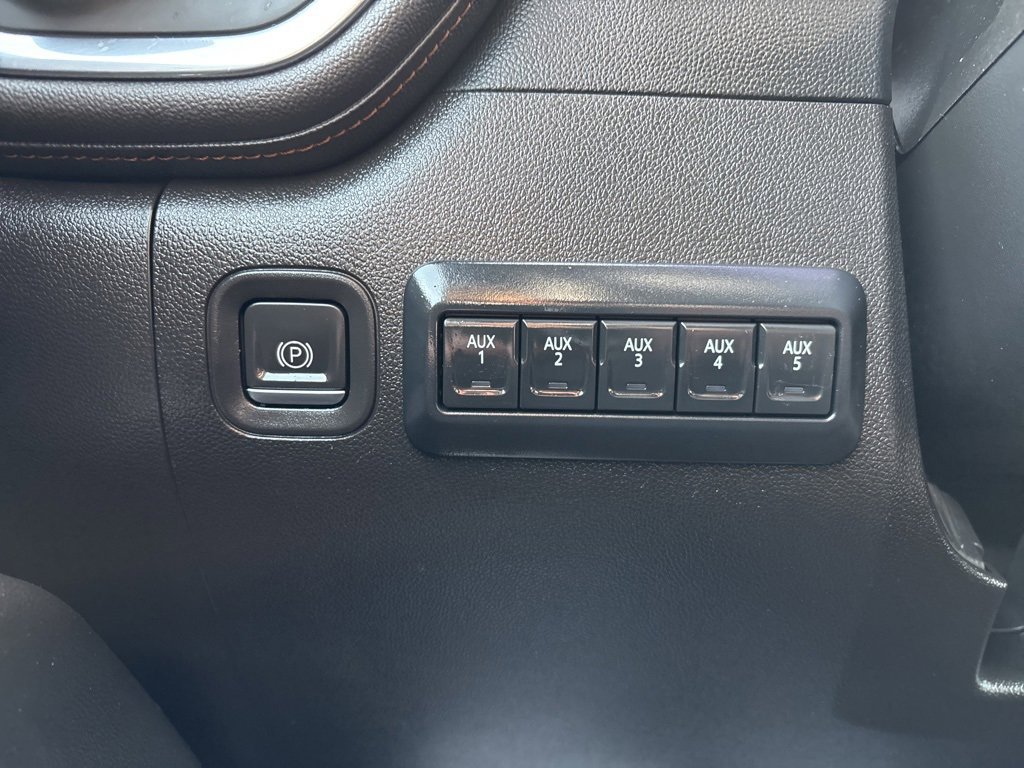 Used 2022 GMC Sierra 3500 AT4 w/ AT4 Premium Plus Package image 13