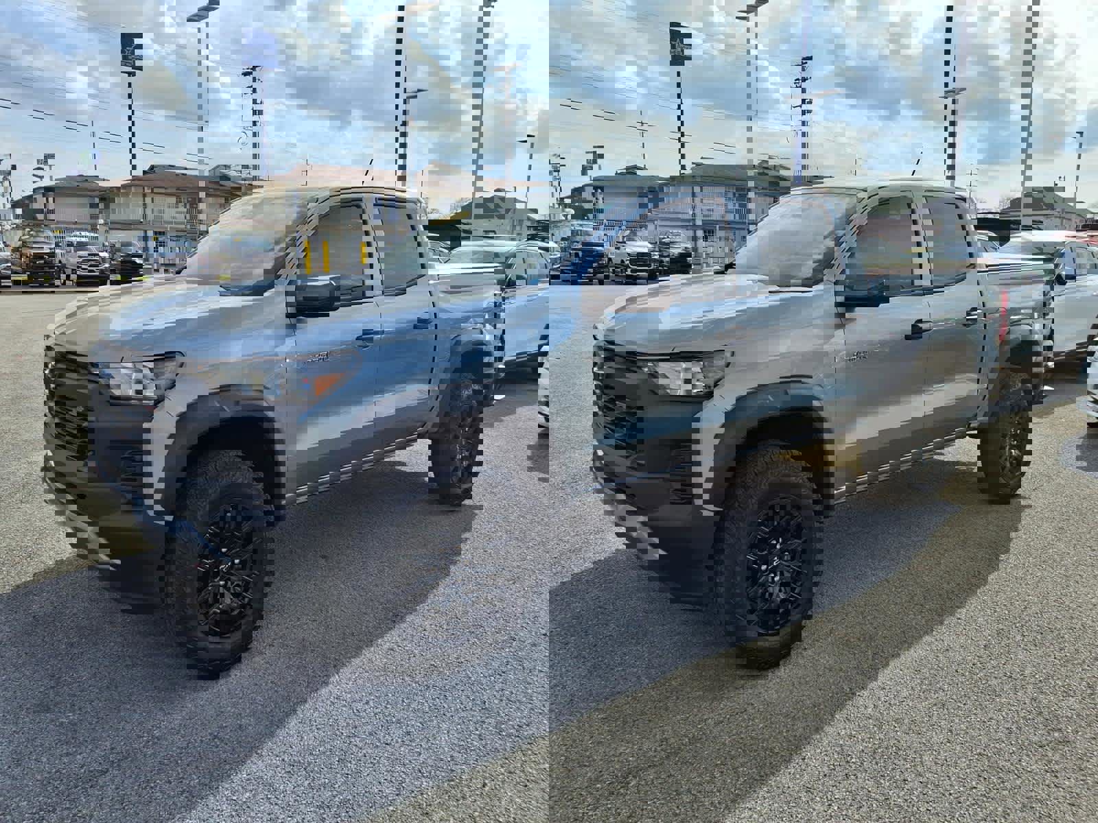 Used 2025 Chevrolet Colorado Trail Boss image 4