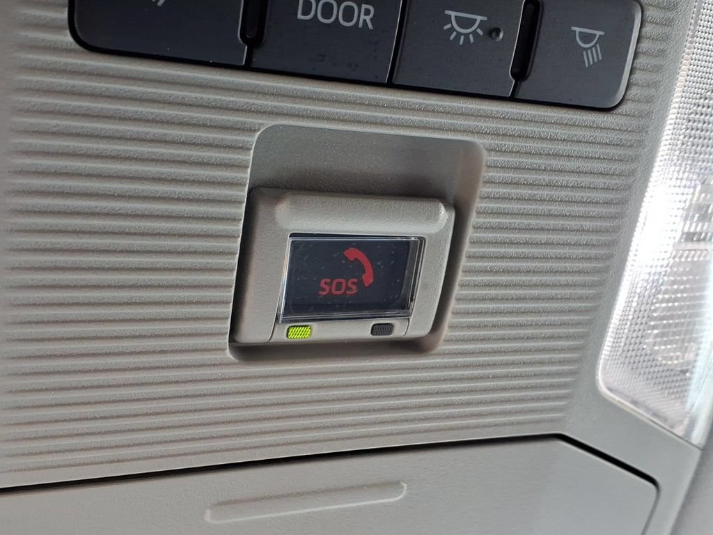 Used 2023 Toyota RAV4 XLE AWD/4WD image 30