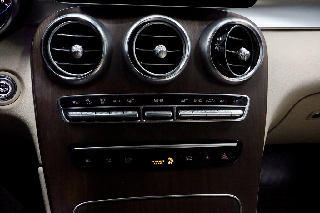 Used 2022 Mercedes-Benz GLC 300 4MATIC image 32