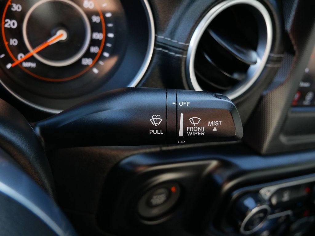 Used 2018 Jeep Wrangler Unlimited Sahara AWD/4WD image 24