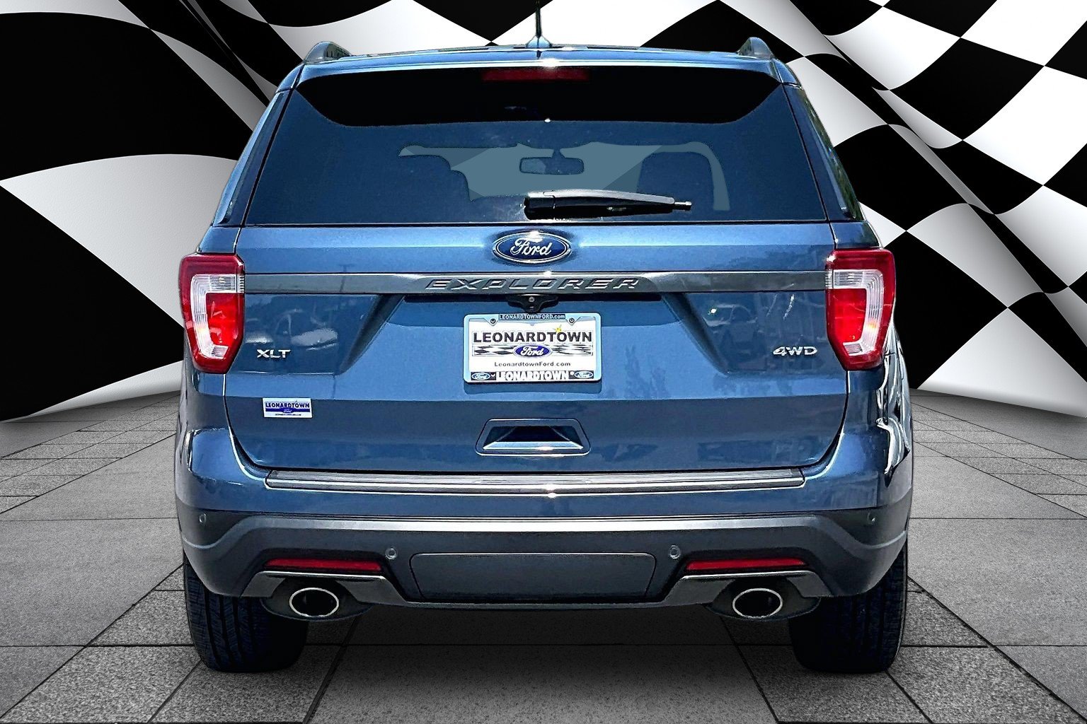 Certified 2018 Ford Explorer XLT w/ Equipment Group 202A AWD/4WD image 4