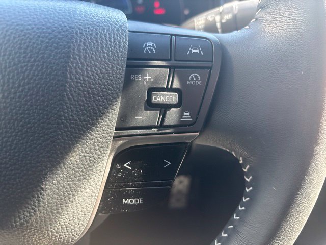 Used 2025 Toyota Camry SE w/ Convenience Package FWD image 28
