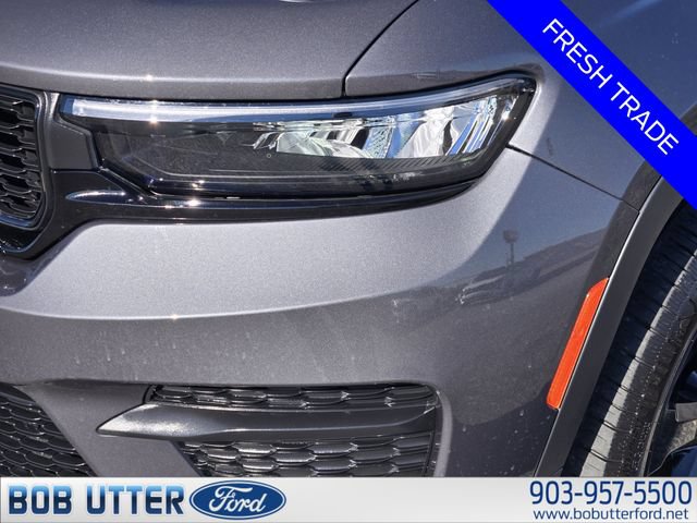 Used 2023 Jeep Grand Cherokee Altitude AWD/4WD image 8