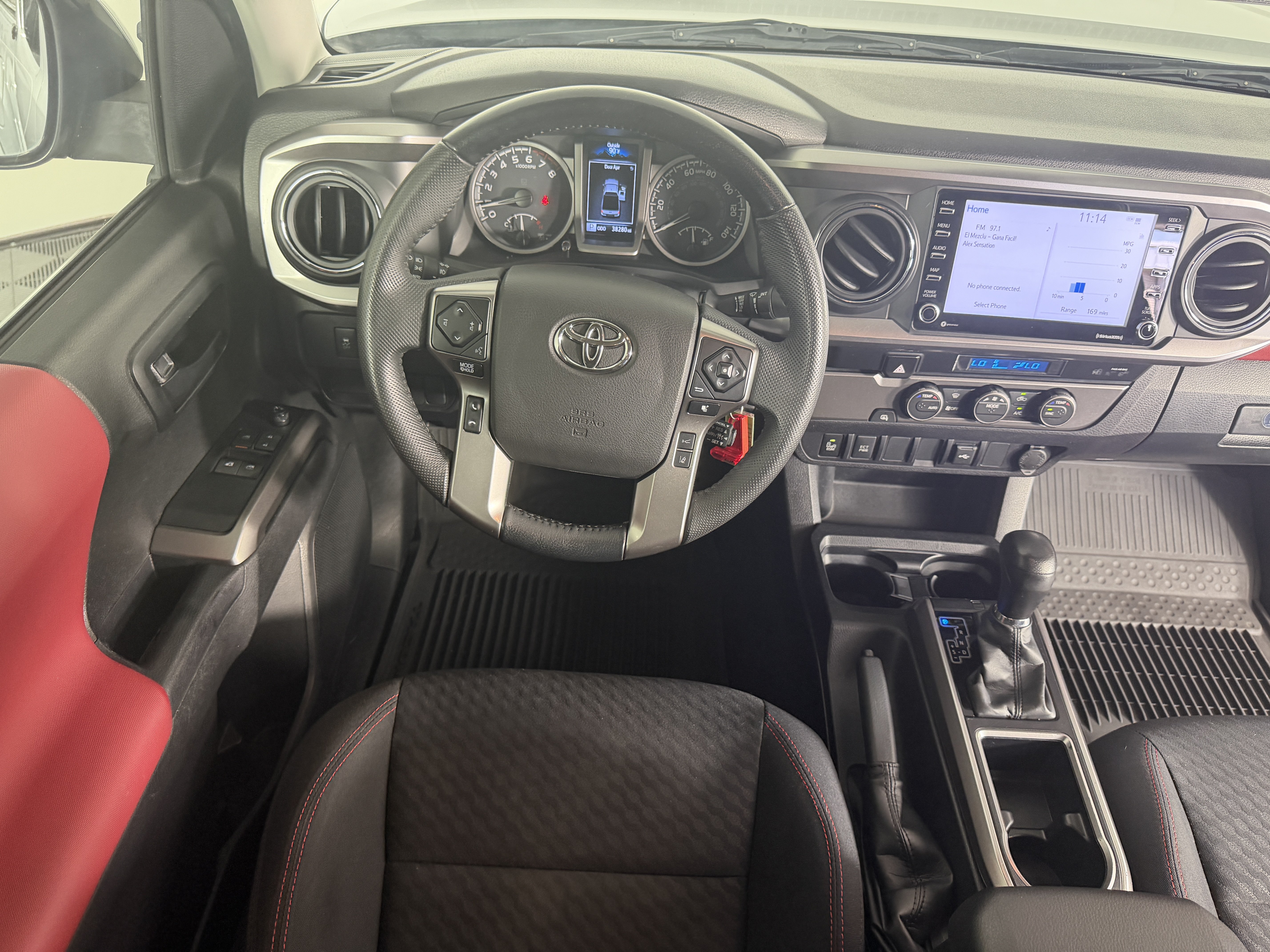 Used 2022 Toyota Tacoma SR5 w/ Technology Package RWD image 16