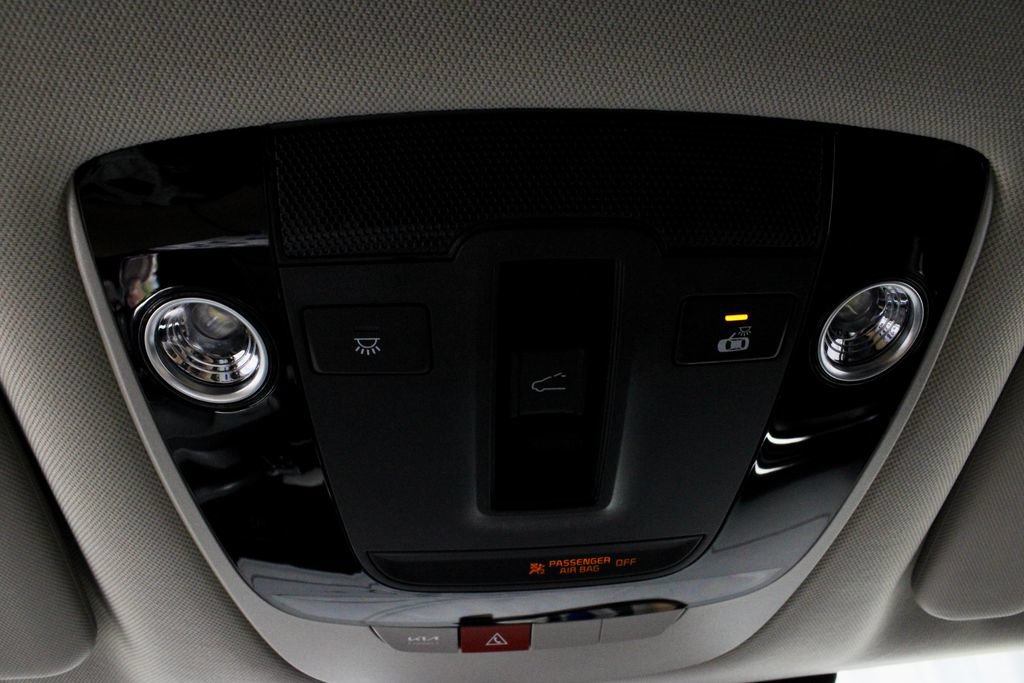 Used 2025 Kia Sportage EX w/ Premium Package AWD/4WD image 32